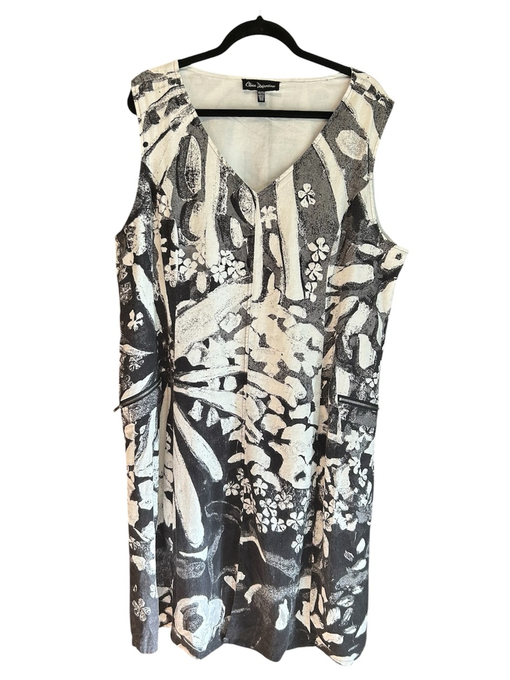 Claire Desjardins Black and White V-Neck Floral Sheath Dress